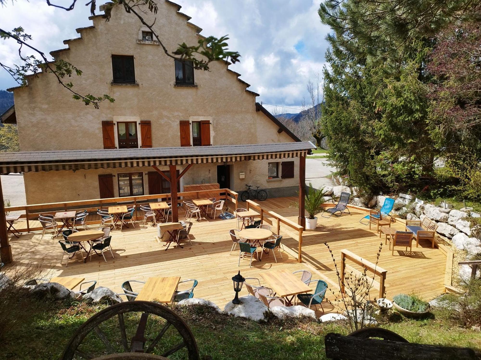 Auberge Des Montauds - Hotel & Restaurant Villard-de-Lans Exterior photo