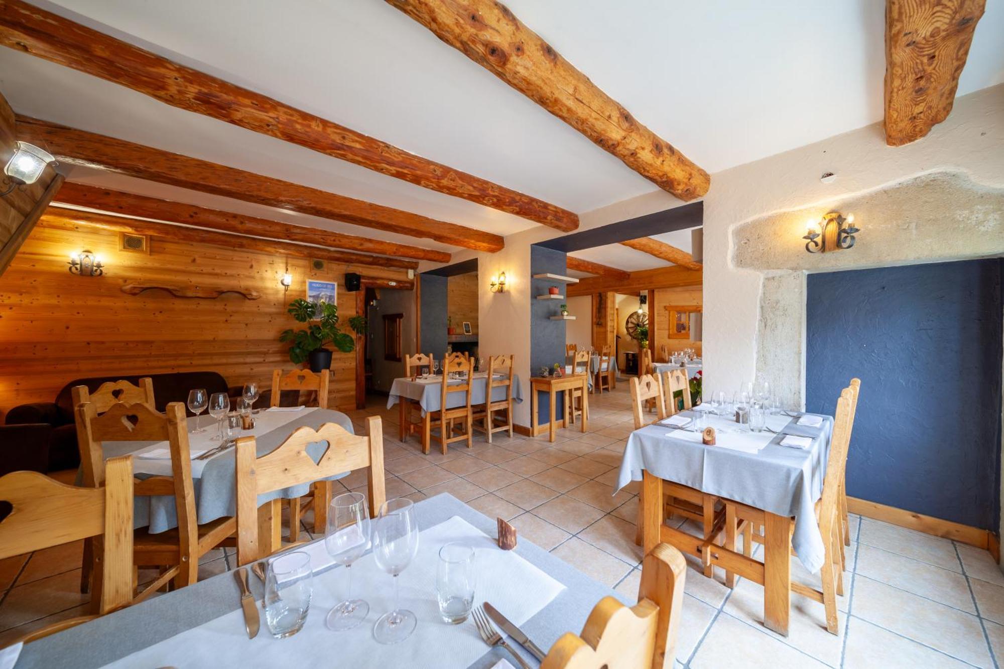 Auberge Des Montauds - Hotel & Restaurant Villard-de-Lans Exterior photo