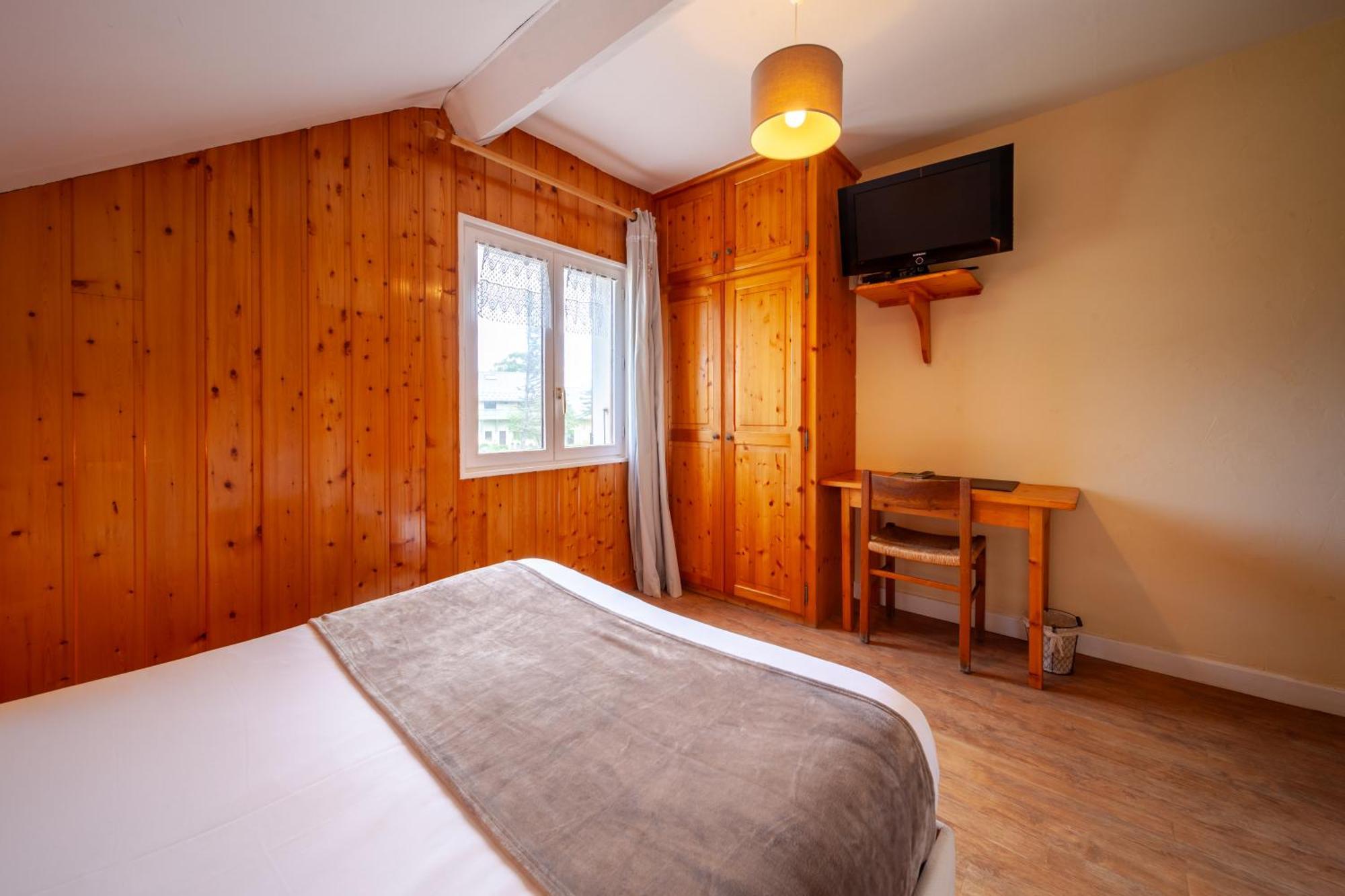 Auberge Des Montauds - Hotel & Restaurant Villard-de-Lans Room photo