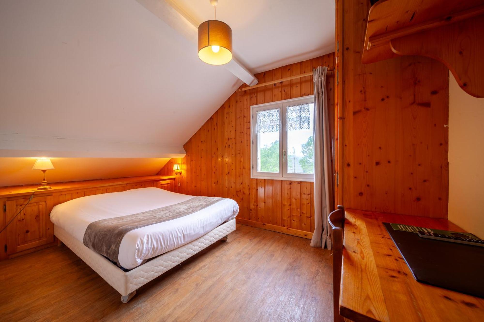 Auberge Des Montauds - Hotel & Restaurant Villard-de-Lans Room photo