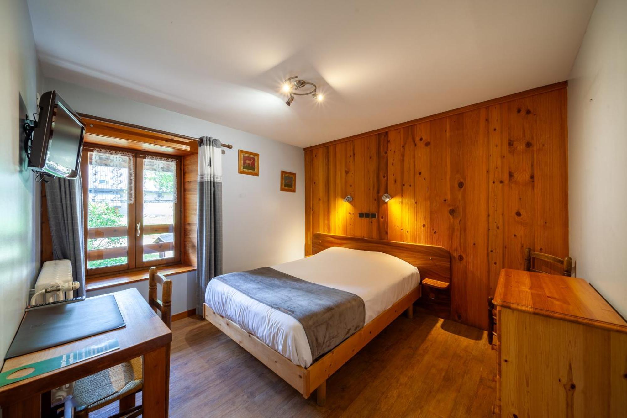 Auberge Des Montauds - Hotel & Restaurant Villard-de-Lans Room photo
