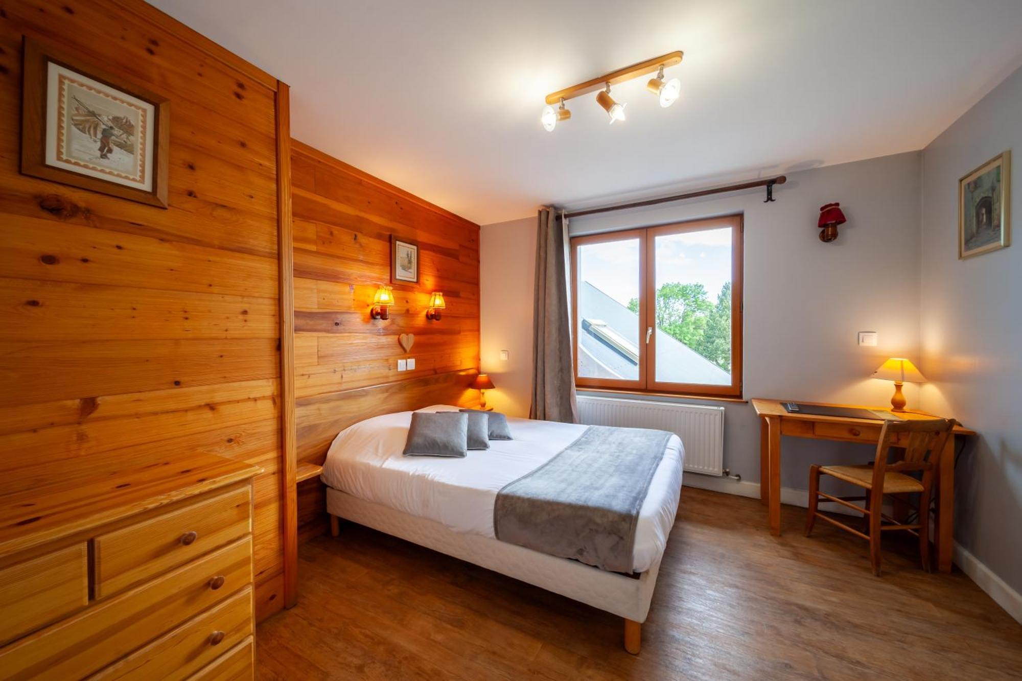 Auberge Des Montauds - Hotel & Restaurant Villard-de-Lans Room photo
