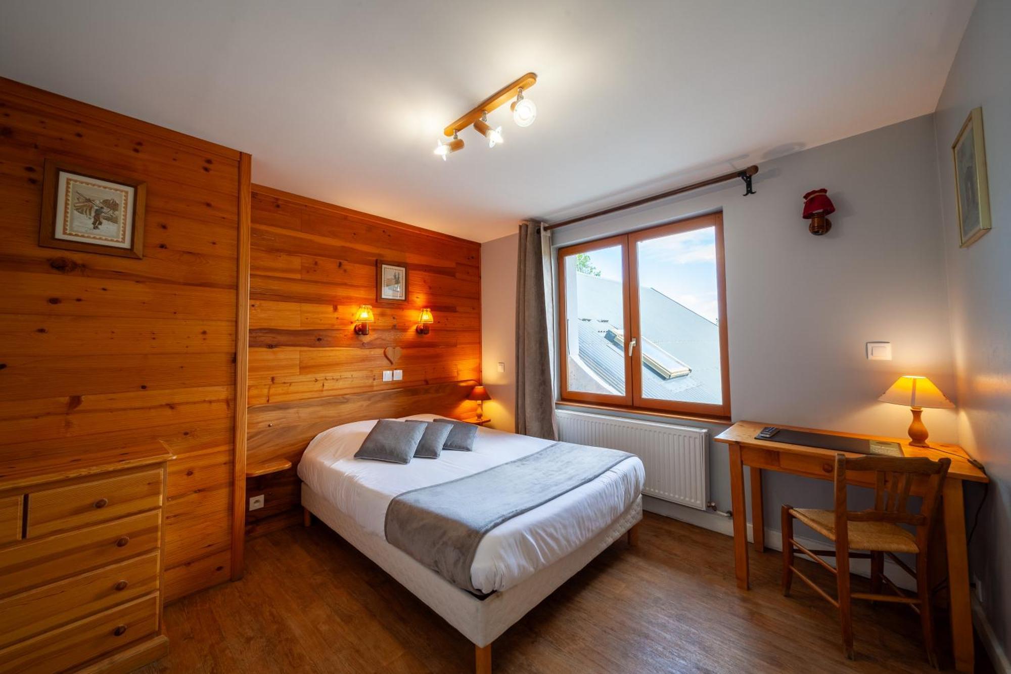 Auberge Des Montauds - Hotel & Restaurant Villard-de-Lans Room photo